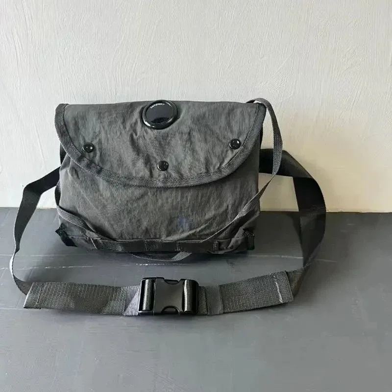 nouveau sac à bandoulière rétro pour homme, sac à bandoulière en nylon noir tendance, sac messager décontracté pour femme pour l'extérieur