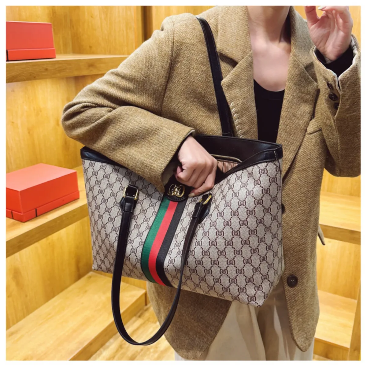 nouveau sac à main de luxe pour femme, motif floral café, avec design rayé rouge et vert, en cuir souple, grande capacité, sac sous le bras, tendance