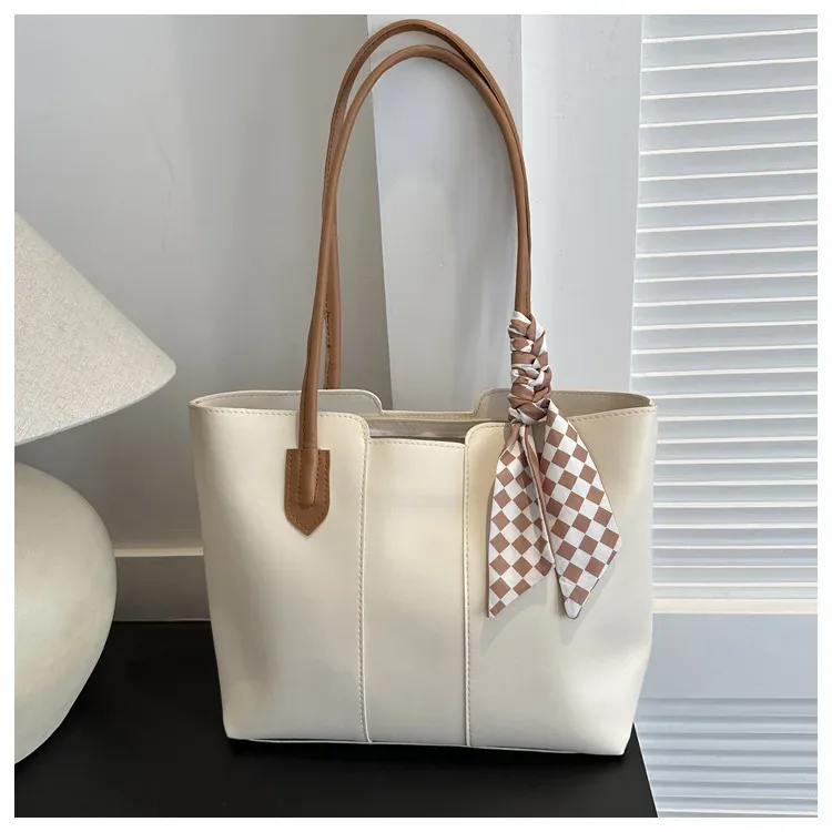 sac fourre-tout grande capacité de style coréen pour femme, sac à bandoulière simple pour trajets quotidiens, texture de niche, printemps/été 2026