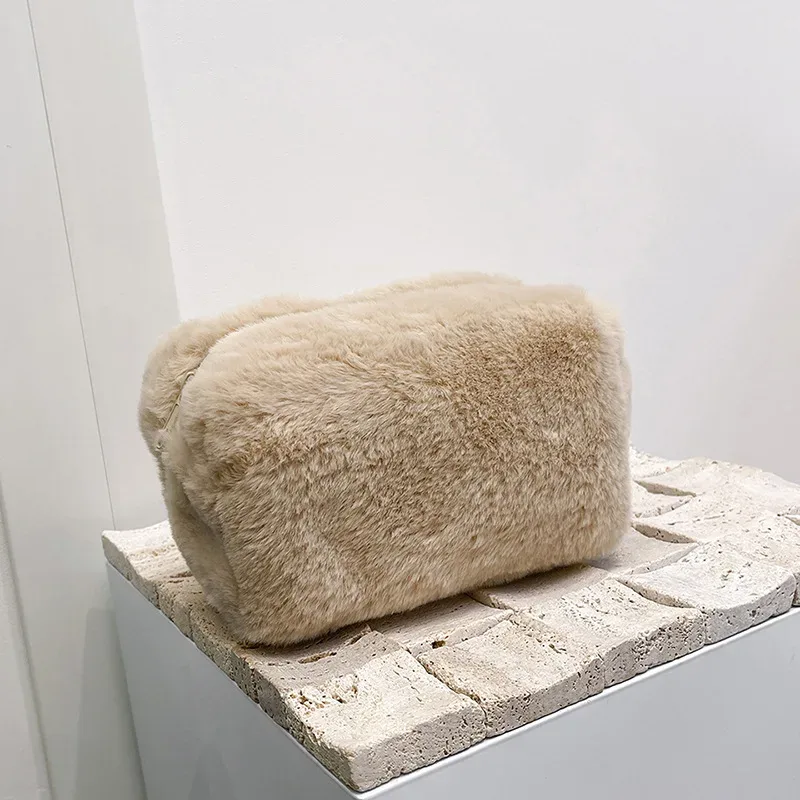 sac à maquillage en fausse fourrure moelleuse et mignonne, grande capacité, pochette cosmétique pour les voyages et l'usage quotidien