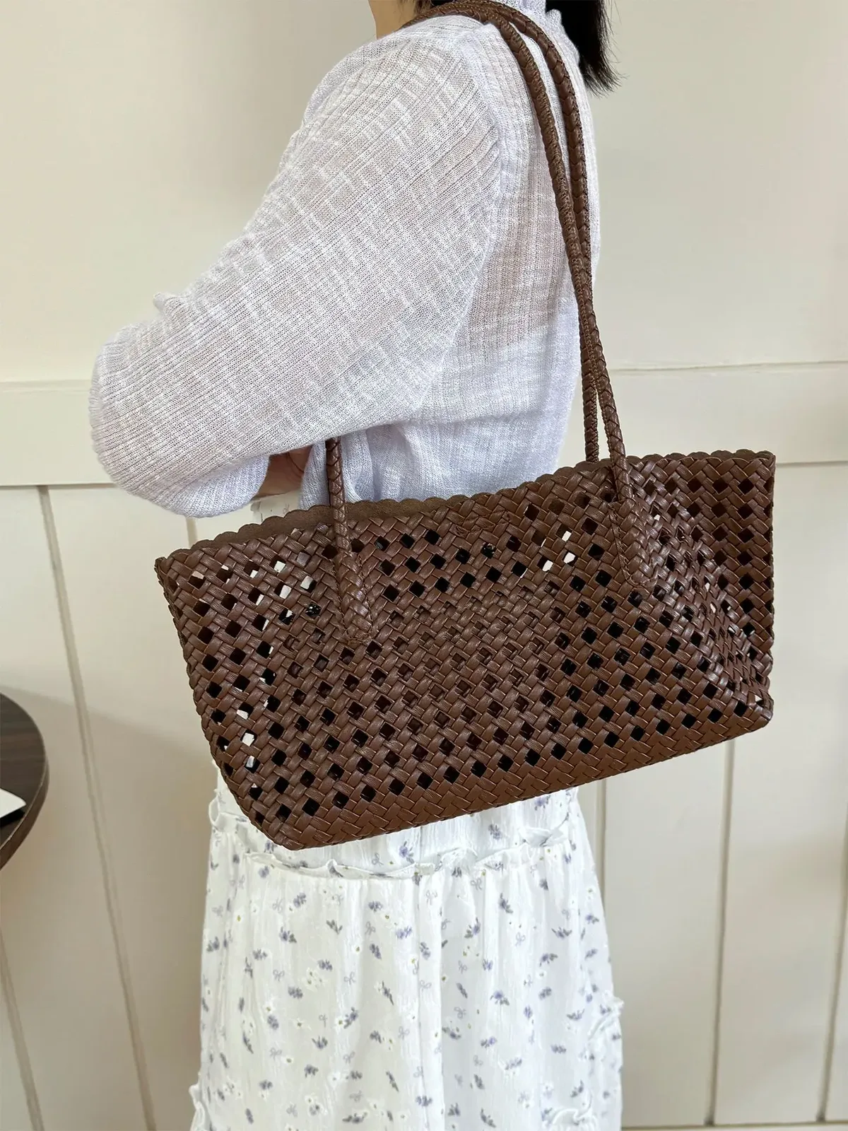 nouveau sac fourre-tout tressé creux tendance 2026 pour femme, grande capacité, sac à main porté épaule pour l'été