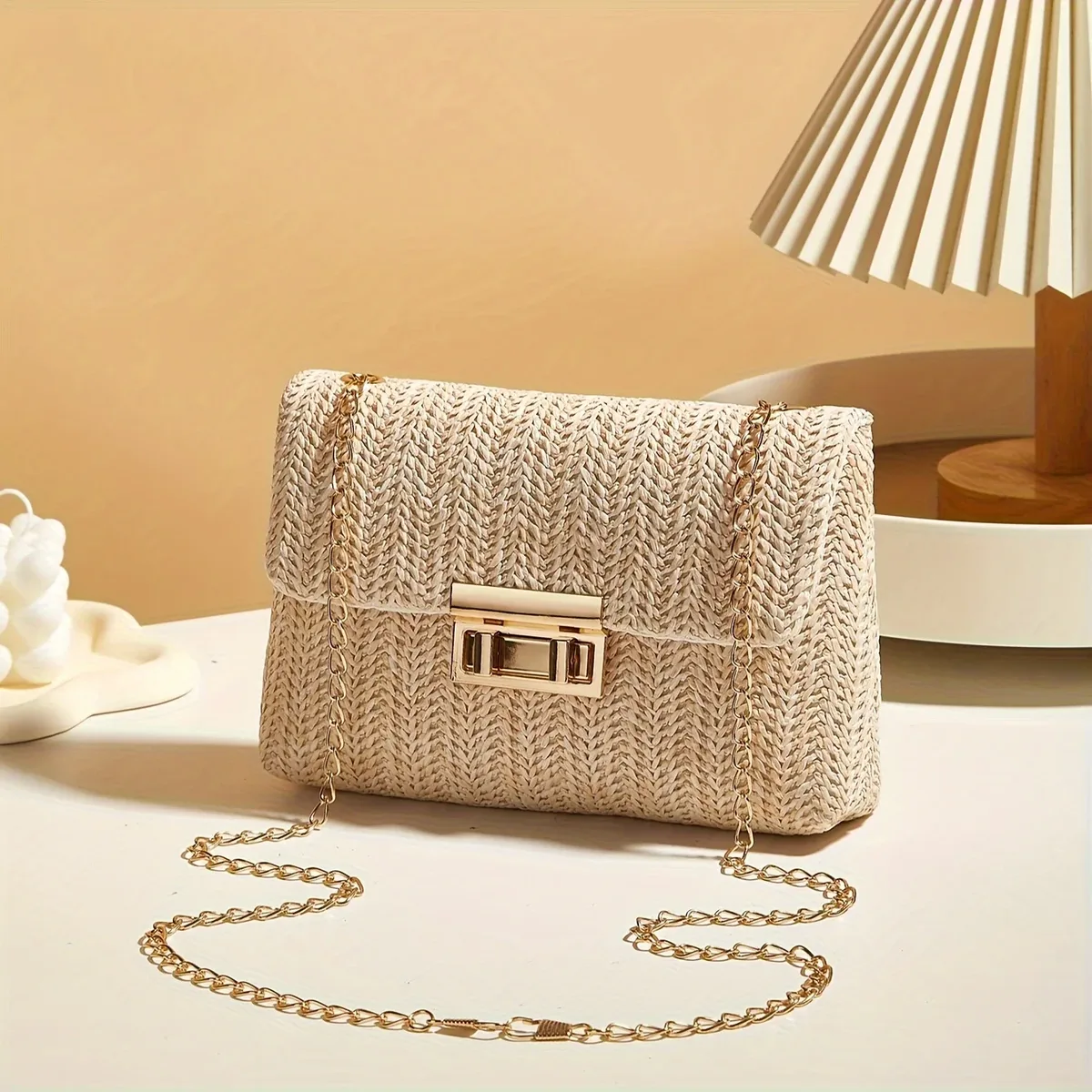 sac à bandoulière tissé à la main en paille pour femmes, sac à main à bandoulière de couleur unie avec fermeture à serrure