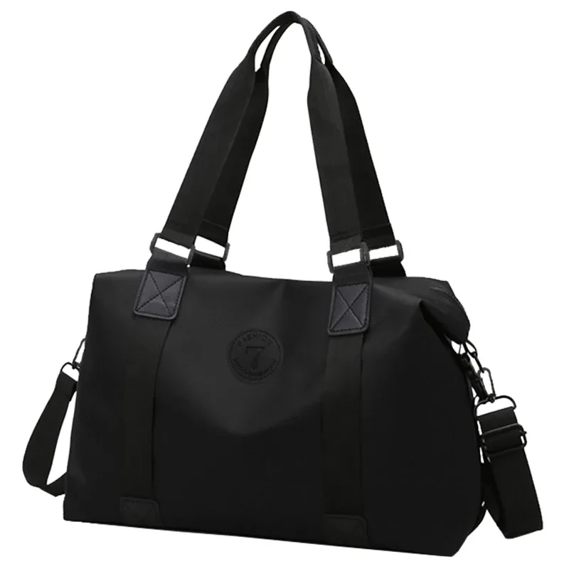 sac de sport chic avec emblème et détails pour les voyages quotidiens, élégant, multicolore, léger, polyvalent, décontracté, fonctionnel, sac de transport