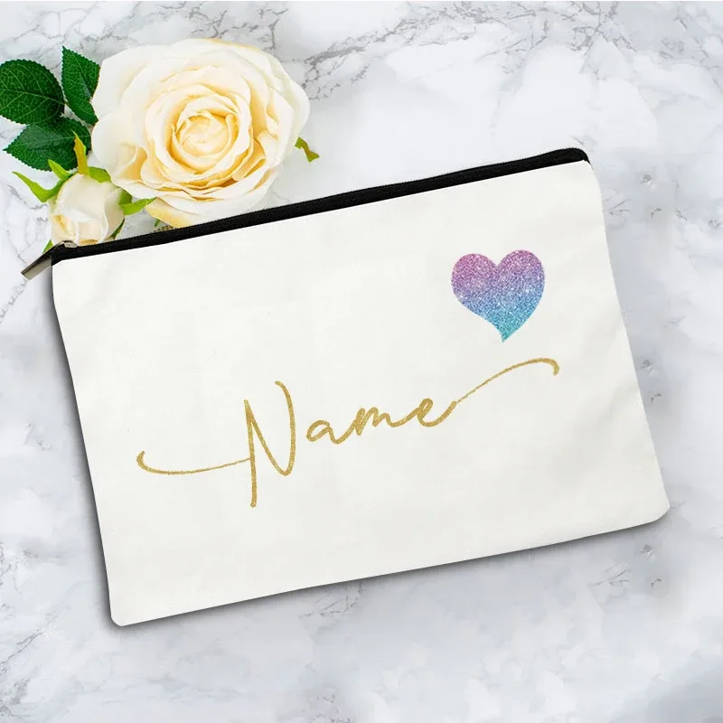 trousse de maquillage personnalisée avec nom en forme de cœur, sac de rangement pour articles de toilette pour femme, trousse à cosmétiques, cadeau de fête pour enseignant