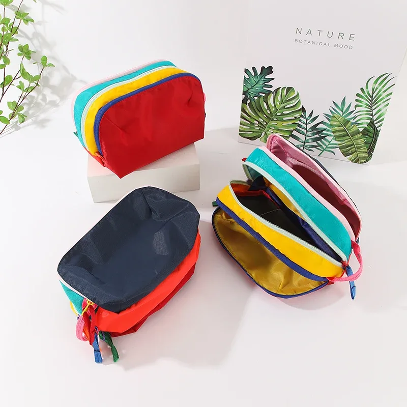 nouveau sac à bandoulière de voyage tendance aux couleurs dopamine, trousse de maquillage, sac de toilette en nylon imperméable grande capacité 4l, sac suspendu
