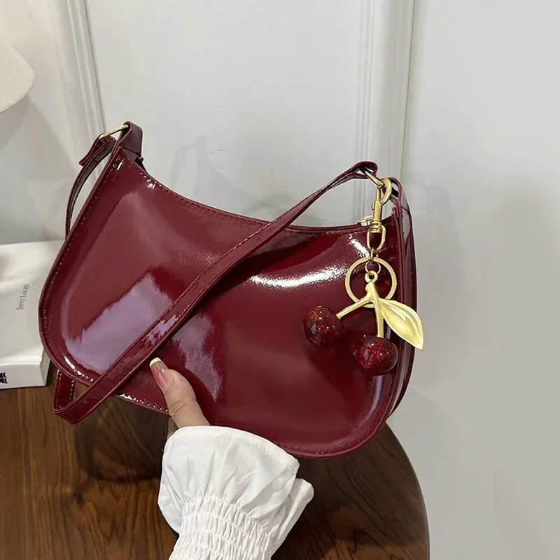 sac à bandoulière rétro vintage pour femmes, en cuir pu, sous les bras, sac à main décontracté avec pendentif cerise