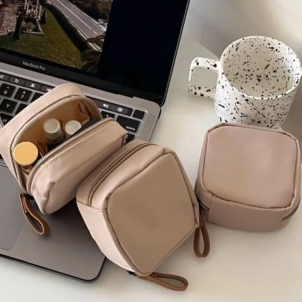1 pièces petit porte-monnaie sac cosmétique multi-usages en nylon rouge à lèvres sac femme voyage étanche sac de rangement