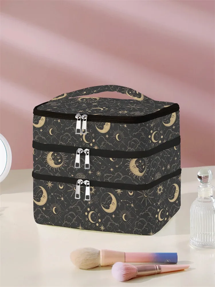 1 pièce, sac à cosmétiques à 3 couches à motif de lune et d'étoile, sac de gestion de maquillage multifonctionnel, douche de baignoire, portefeuille, cosmétiques portables, rouge à lèvres, brosse, organisateur de soins de la peau, sac à cosmétiques à 3 couches à motif ciel étoilé