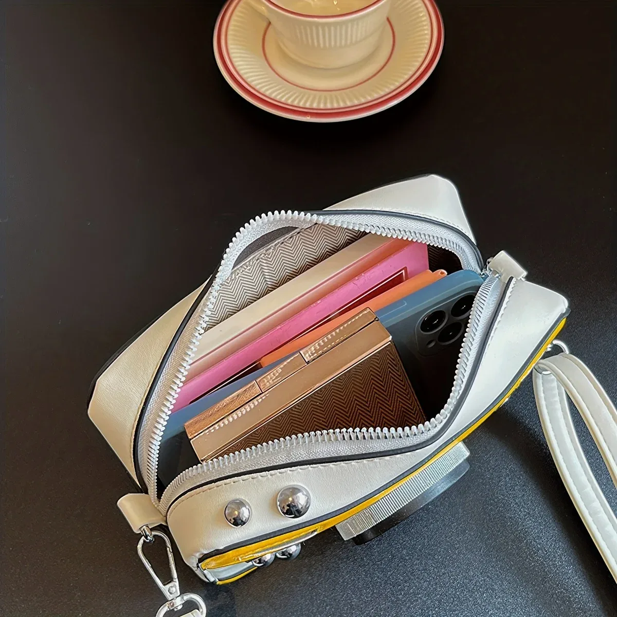 mini sac pour appareil photo personnalisé et créatif, sac à bandoulière rétro polyvalent, boîte de niche, petit sac carré à chaîne fraîche