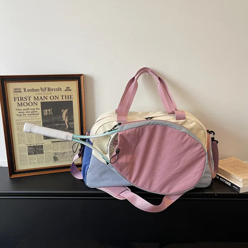 sac de sport multifonctionnel pour tennis avec porte-chaussettes, sac de sport de gym avec bandoulière, sac de week-end en nylon colorblock pour femmes