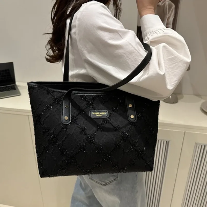 sac fourre-tout minimaliste pour femme, sac à main grande capacité en dentelle élégante avec bandoulière en cuir, sac décontracté à porter sous le bras, idéal pour les trajets quotidiens
