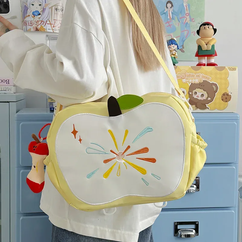 sac à bandoulière grande capacité apple 2026, nouveau sac à dos portable contrasté pour les trajets quotidiens, sac de rangement tendance et décontracté