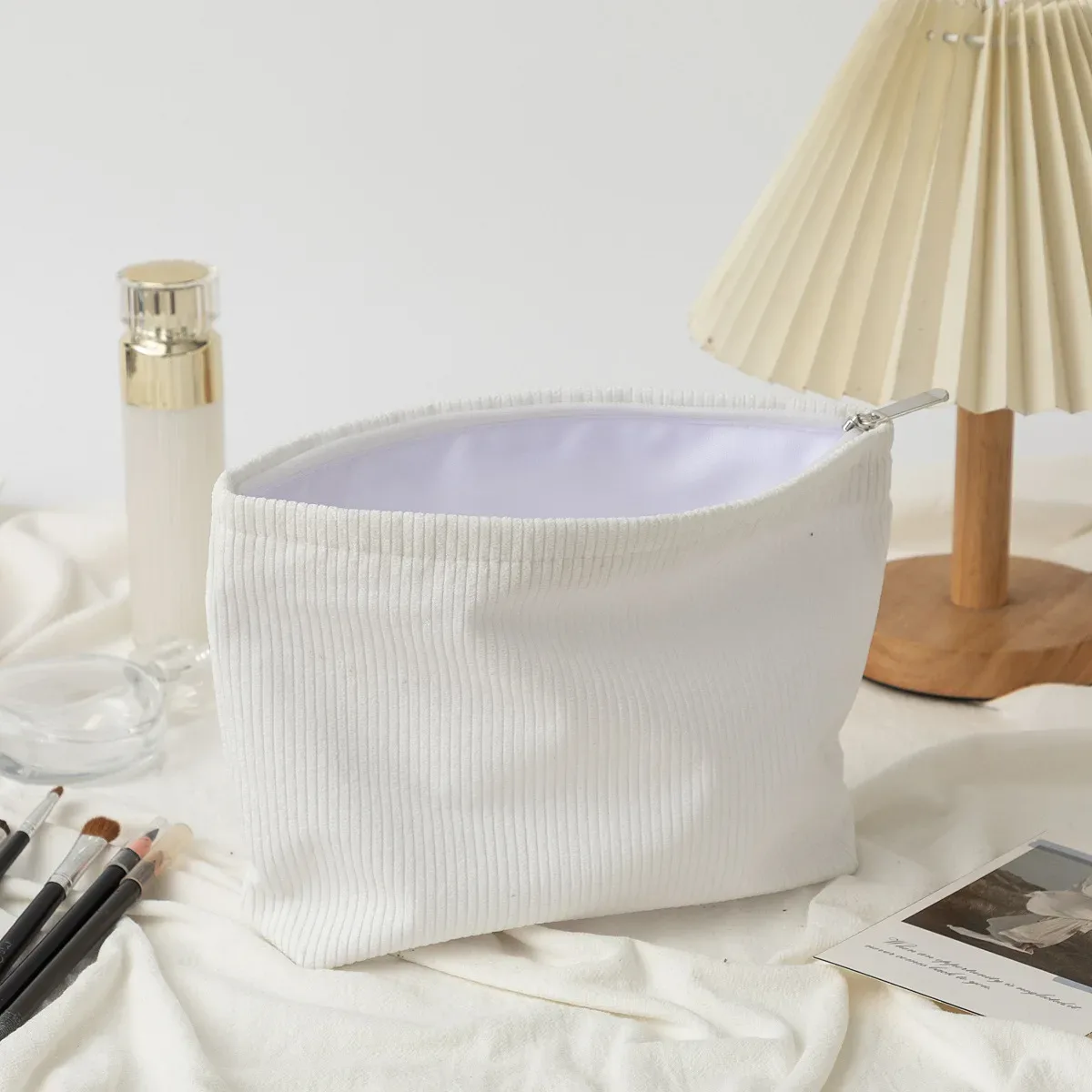 trousse de maquillage personnalisée en velours côtelé, cadeau pour demoiselle d'honneur, pochette de voyage pour les vacances, trousse de toilette personnalisée avec nom, trousse de toilette de voyage