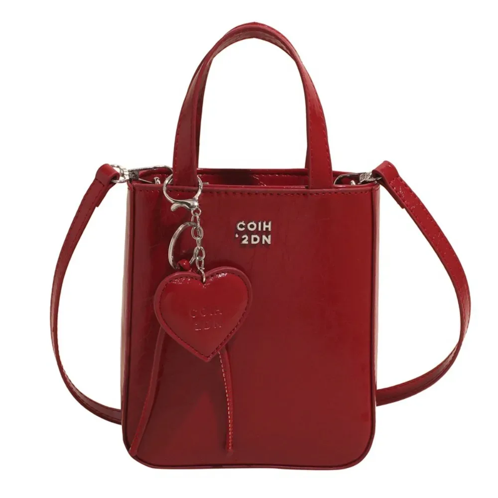 sac à bandoulière en cuir pu pour femmes, petit sac carré chic et polyvalent avec pendentif porte-clés d'amour, sacs à bandoulière de haute qualité