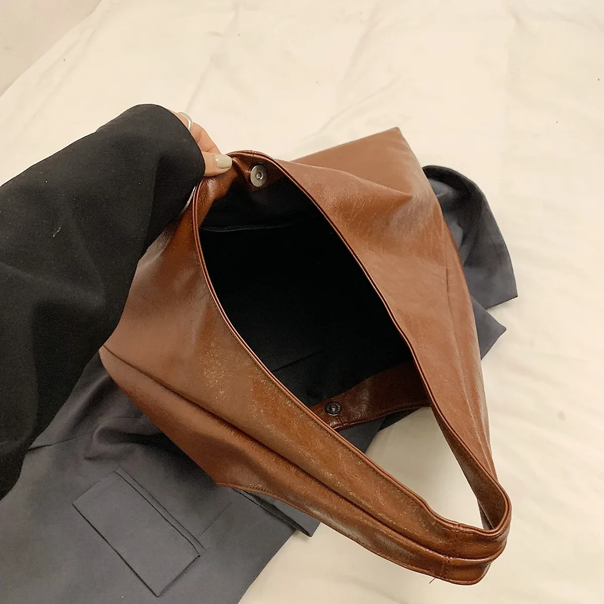 leftside – grands sacs hobo en cuir pu pour femmes, sac à bandoulière d'hiver pour dames, nouvelle tendance y2k, sacs à main et bourses, 2024