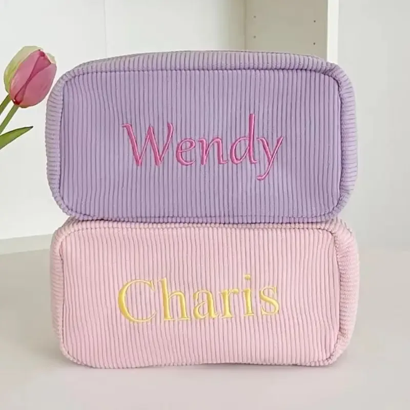 pochette à maquillage en velours côtelé brodée, sac cosmétique personnalisé avec nom, trousse de toilette monogramme, cadeaux pour demoiselles d'honneur, cadeaux pour enterrement de vie de jeune fille