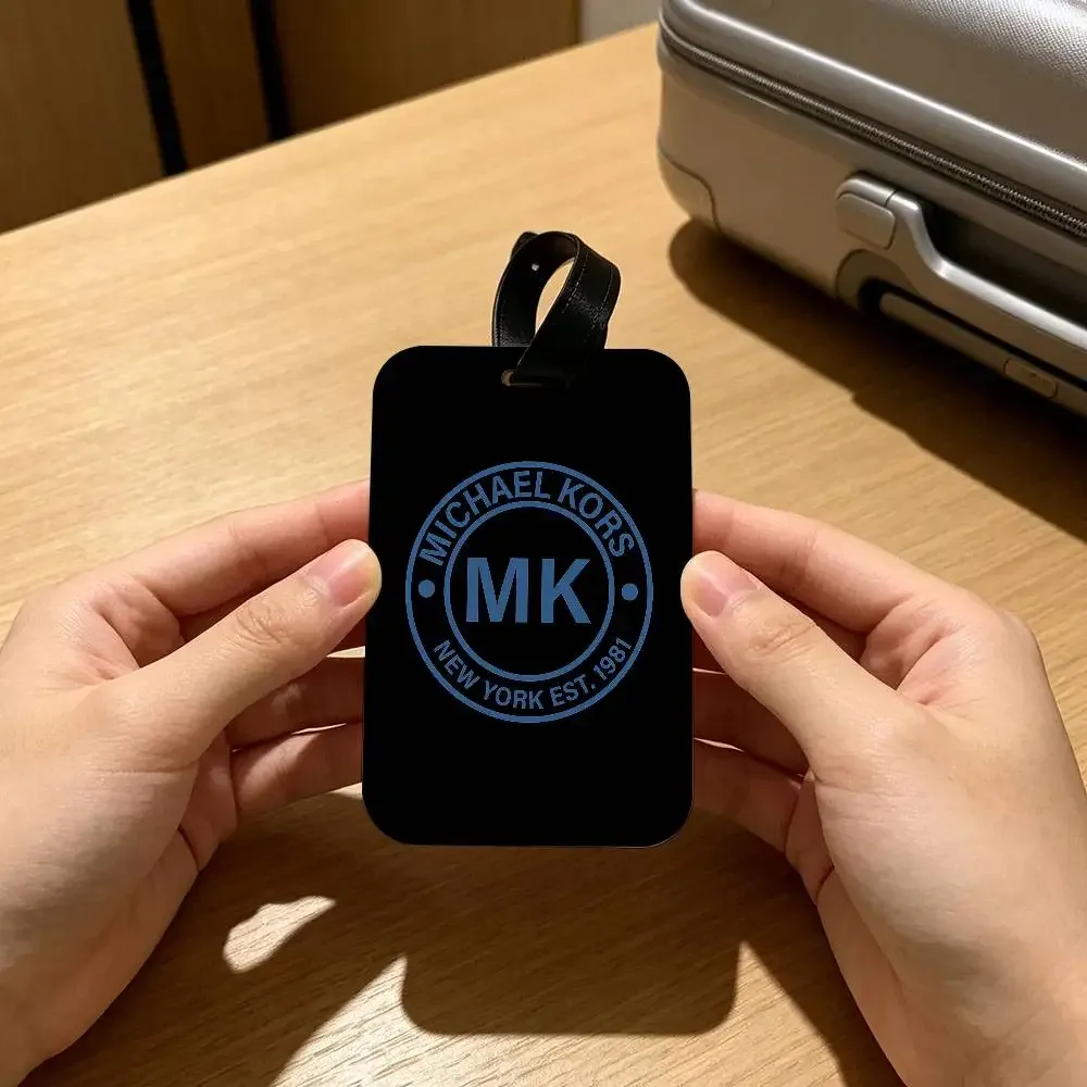 m-michaels-fashion-kors étiquette de bagage en pvc anti-perte avec porte-carte d'informations pour les voyageurs, utilisation quotidienne en extérieur