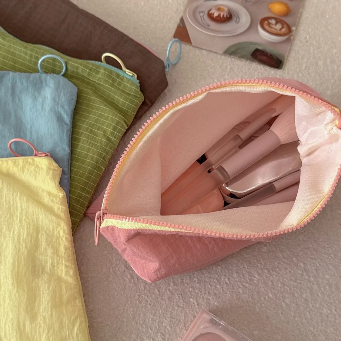 Nouvelle Trousse de Maquillage à Carreaux pour Femme, Grande Capacité, en Nylon, avec Fermeture Éclair, Pochette de Voyage, Organisateur Cosmétique, Sacs de Rangement Zippés