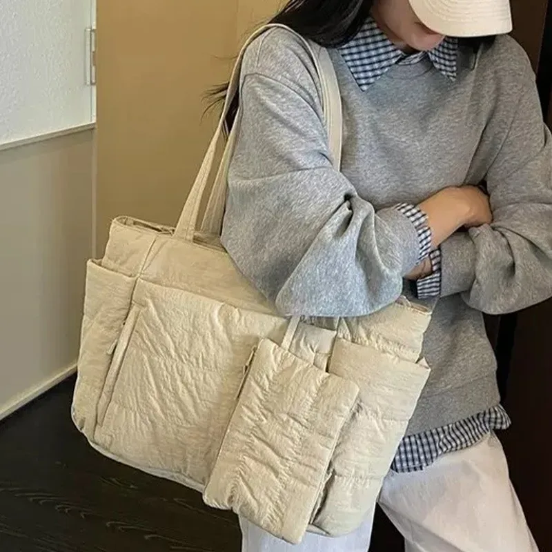 nouveau sac fourre-tout matelassé harajuku de grande capacité pour femmes et filles, sac à main à plusieurs compartiments avec fermeture éclair, idéal pour un usage quotidien et les courts voyages.