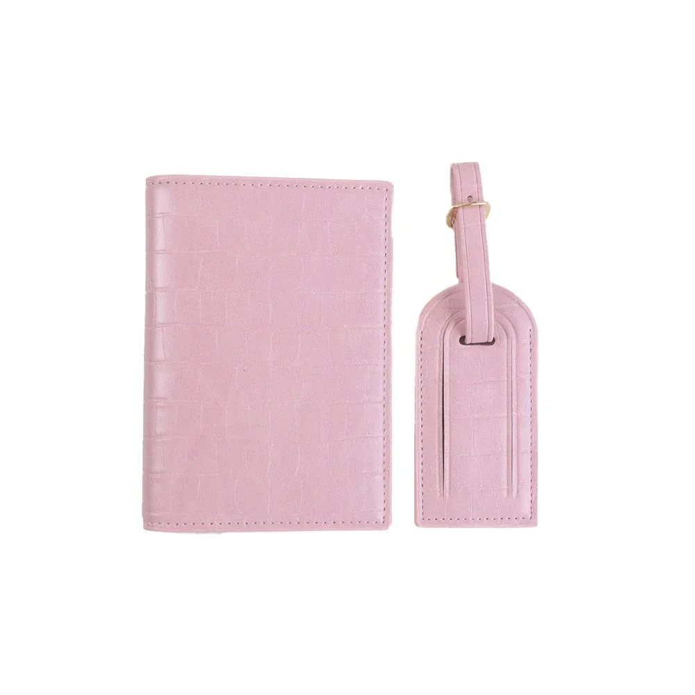 portedocuments etiquettebagage personnalisation prénomlisa motifcrocodile couleurmarron accessoirevoyage portepasseport setaccessoires bagages cuirpu modevoyage identificationvalise nomadresse