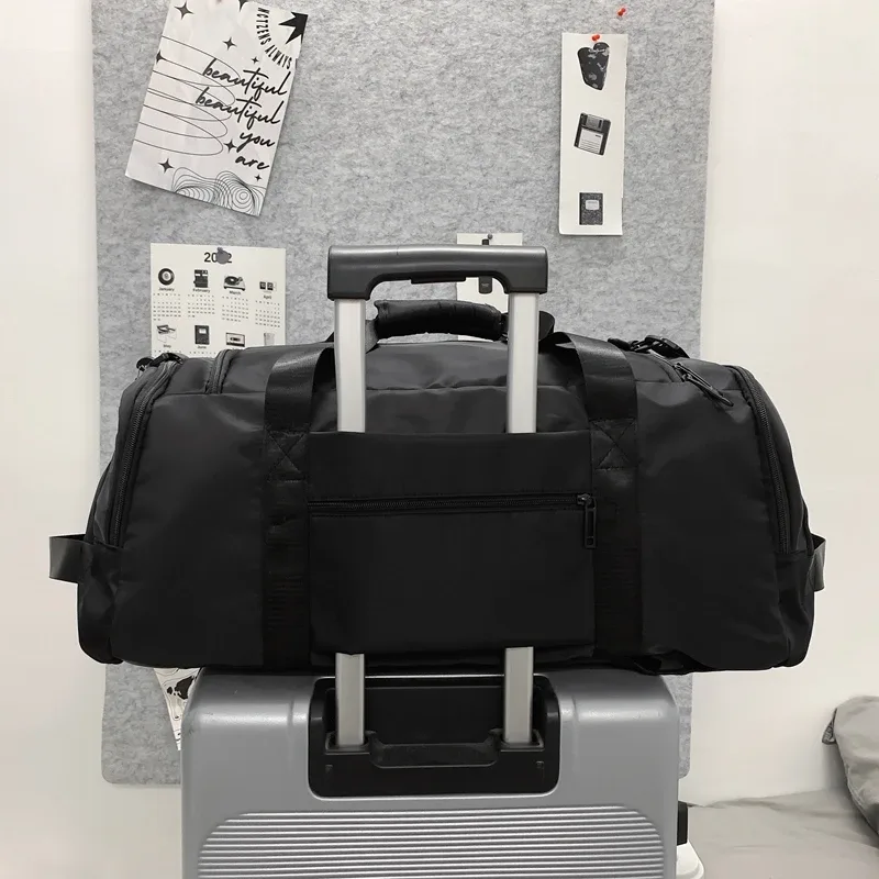 sac de sport en nylon elegant sac de voyage impermeable a grande capacite pour hommes et femmes