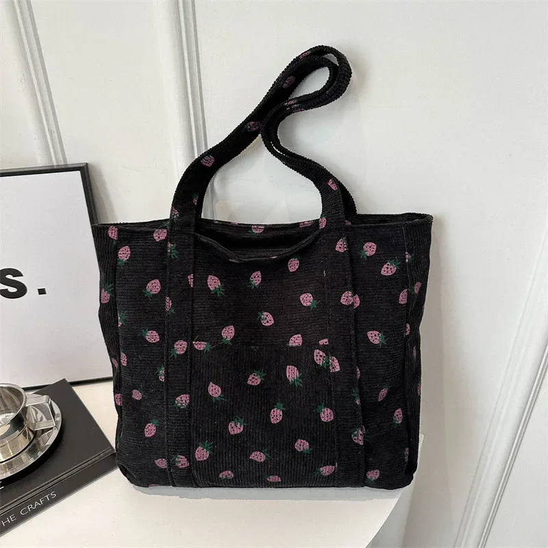 sac à main en velours côtelé pour femmes, sac de plage aux fraises, sac à bandoulière polyvalent à la mode, grande capacité, fourre-tout simple pour les déplacements