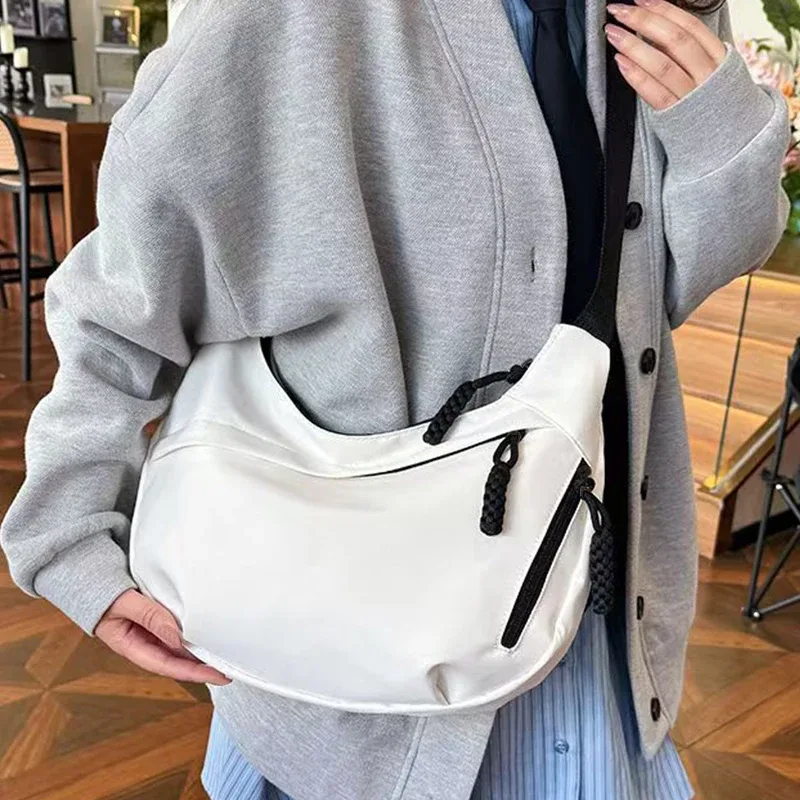 sac à bandoulière en nylon décontracté pour femme, sac hobo grande capacité avec sangle réglable, noir/blanc/kaki pour usage quotidien