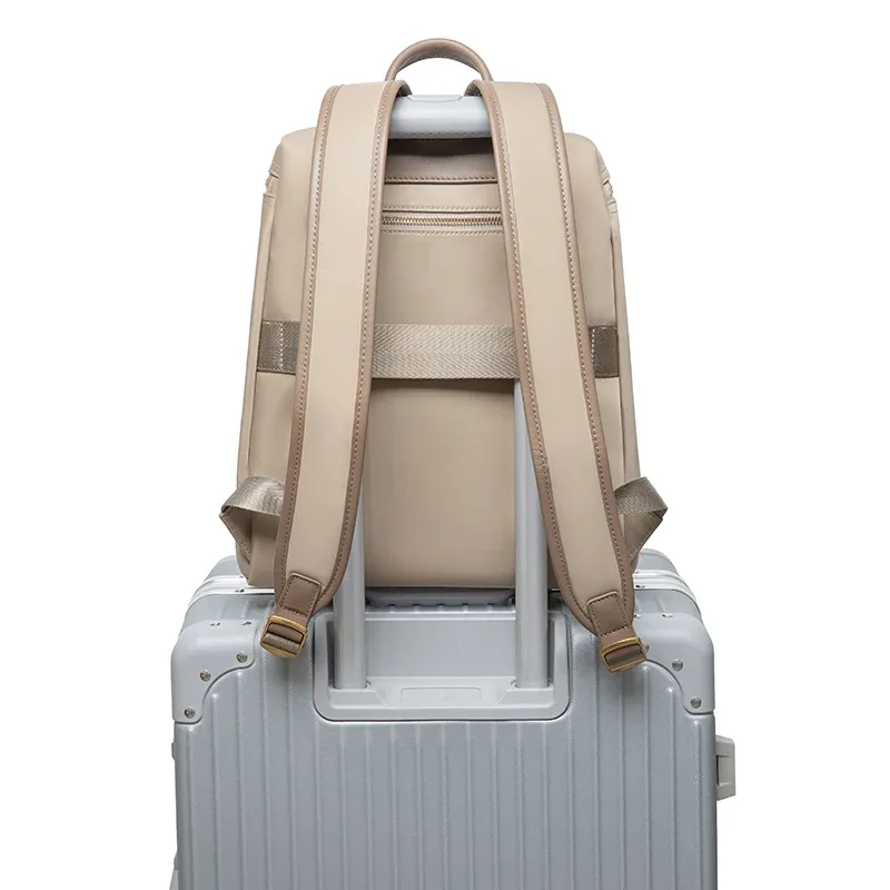 "sac à dos élégant de grande capacité pour femmes | durable et résistant aux taches | pliable léger | sac à dos de voyage étanche"