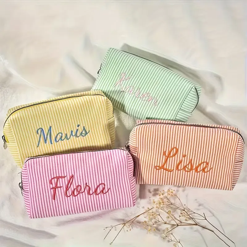 【nom personnalisé】trousse de toilette de voyage rayée, trousse à maquillage zippée - broderie de nom personnalisée, sac de rangement cosmétique portable en polyester, adapté pour les voyages, l'école, le dortoir ou la maison, un indispensable pour le dortoir | design amusant | fermeture éclair durable, trousse de toilette de voyage