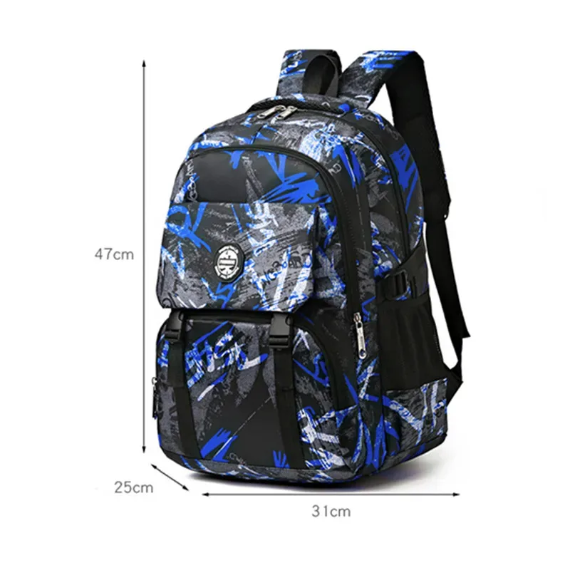 sac dos nylon camouflage bleu noir rouge format rectangulaire poche avant zippée fermeture éclair usage scolaire voyage