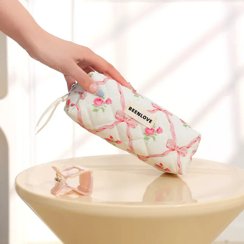 trousse de maquillage en coton matelassé avec nœud et fleur, sac cosmétique zippé pour femme, sac à main en tissu portable pour filles