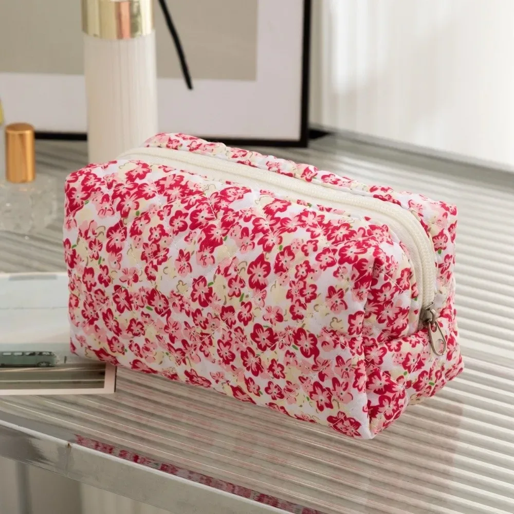 trousse de maquillage portable en coton matelassé à fleurs, sac à main de toilette multifonctionnel de grande capacité, porte-monnaie léger pour femmes