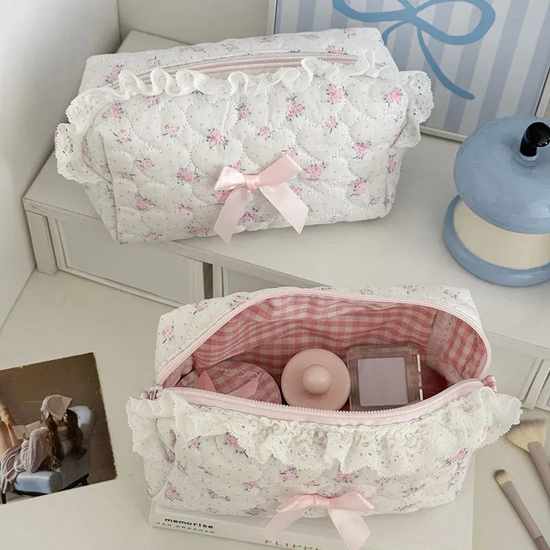 Sac de rangement de cosmétiques en forme de cœur Rose, pochette de maquillage esthétique mignonne avec garniture en dentelle, sacs de rangement de cosmétiques Vintage de grande capacité
