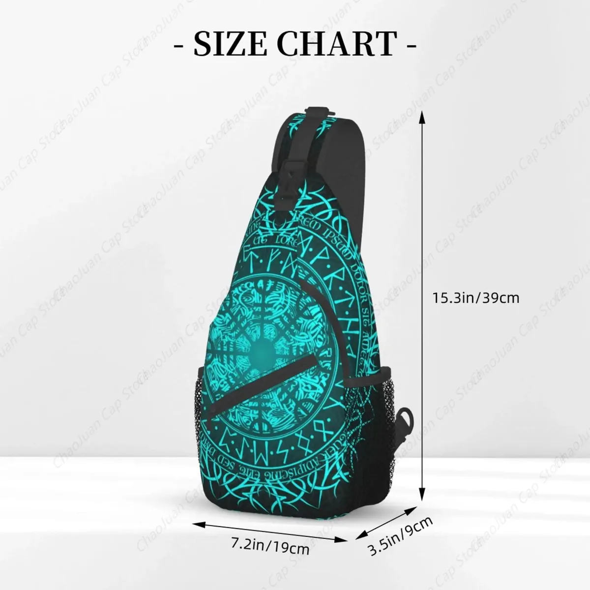 sac dos polyester motif ethnique bleu clair fond noir symboles lettrages stylisés poche principlale avant bandoulière fixation ajustable voyage sport trapézoïdale