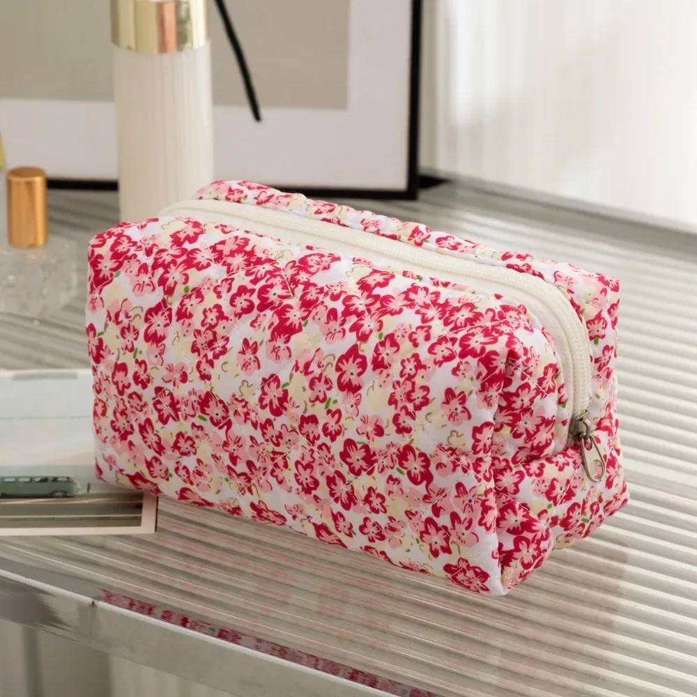 trousse de maquillage portable en coton matelassé à fleurs, sac à main de toilette multifonctionnel de grande capacité, porte-monnaie léger pour femmes