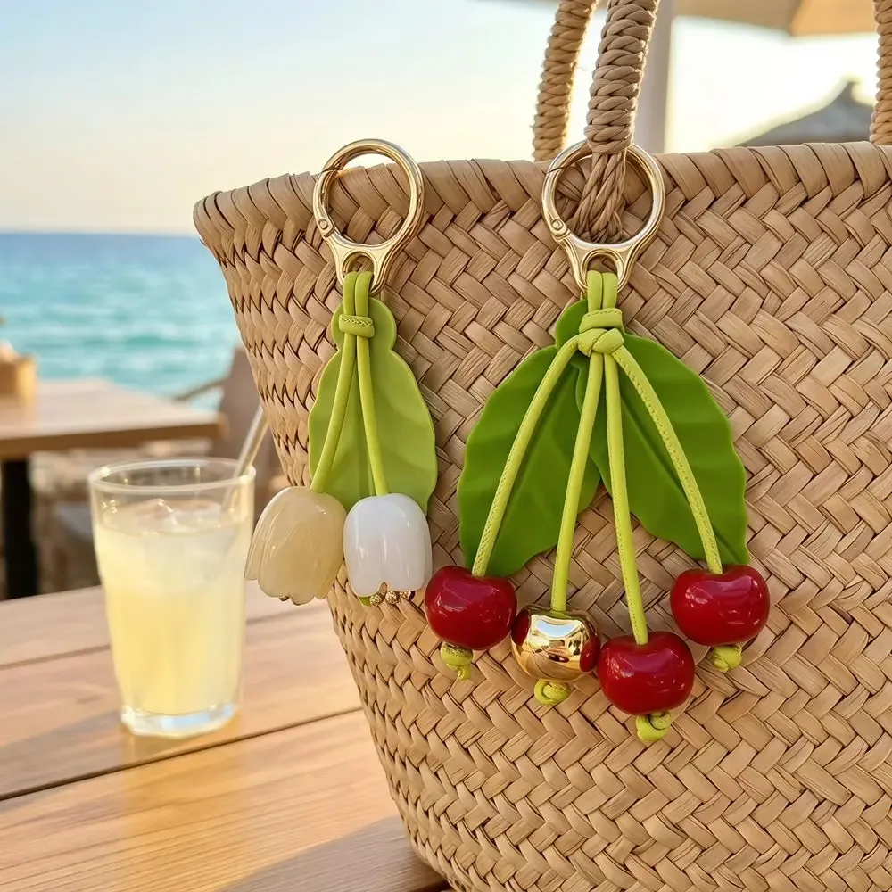 Breloque de sac tendance en forme de cerise, pendentif en alliage de zinc et résine, ornement exquis pour sac à dos et clés de voiture