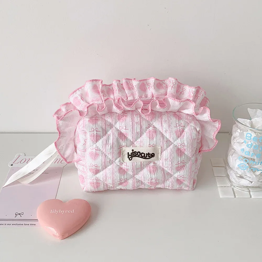 sac de maquillage coréen tendance en dentelle florale avec motif de fraises, sac de toilette portable mignon pour filles, grande capacité, cadeaux pour femmes