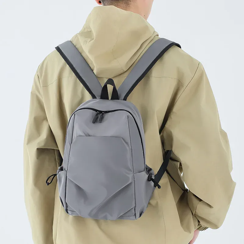 mini sac à dos léger pour garçons, voyage polyvalent, randonnée en plein air et alpinisme, petit sac à dos décontracté, petit sac d'école