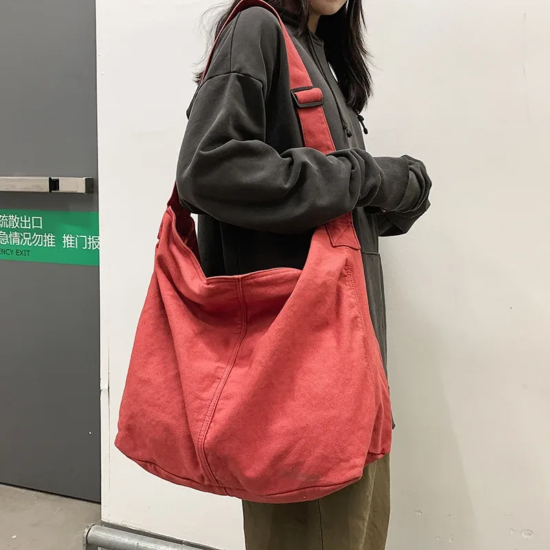 sacs à main en toile de grande capacité pour femmes, sacs de voyage décontractés pour femmes, sacs à bandoulière souples, salle de bain codo, mode initiée, nouveau, 2022