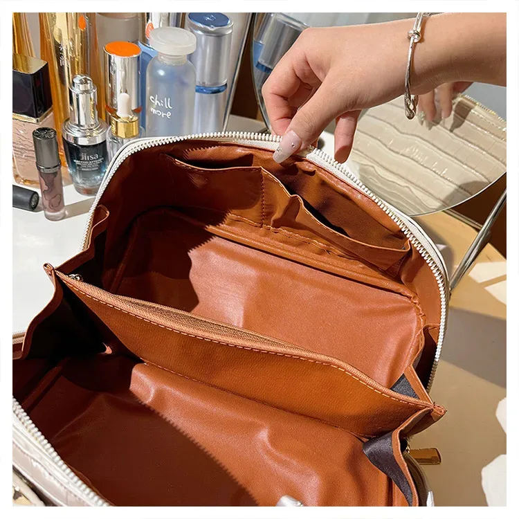 trousse de maquillage grande capacité à motif crocodile, sac de rangement portable de haute qualité, pochette cosmétique durable et tendance pour les voyages quotidiens