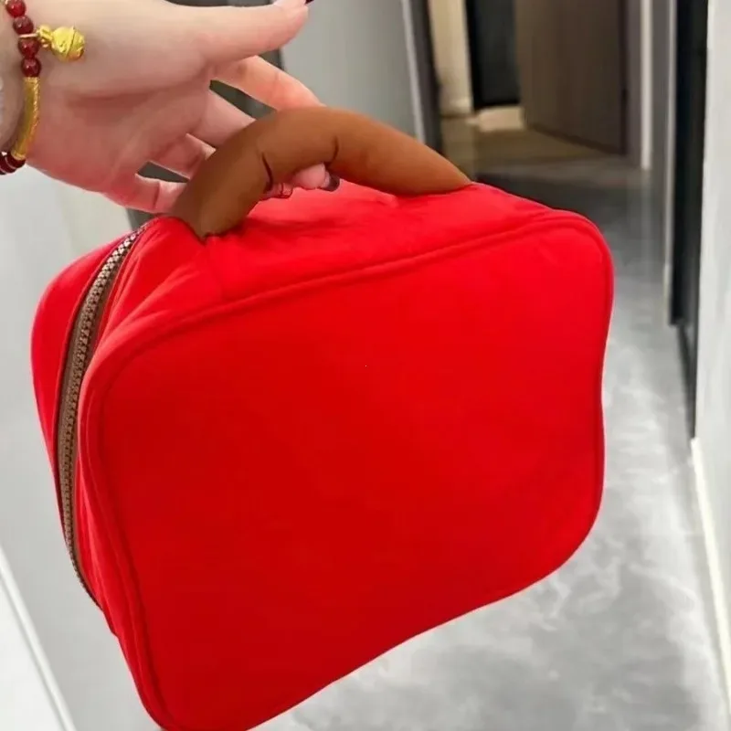 sac de maquillage à motif de pomme de dessin animé pour femmes, pochette de rangement de voyage, pochette de rangement pour cosmétiques et articles de toilette, sac à main pour femmes, cadeau de noël