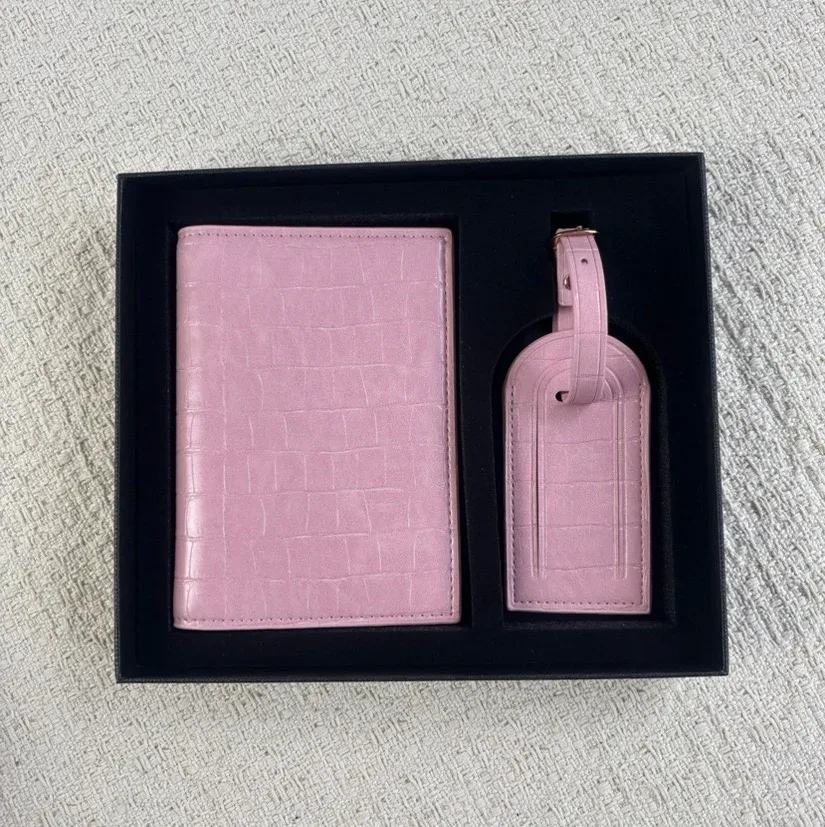 ensemble de coffret cadeau avec lettres initiales monogrammées gratuites, porte-passeport à motif crocodile, étiquette de bagage, housse de passeport, accessoires de voyage