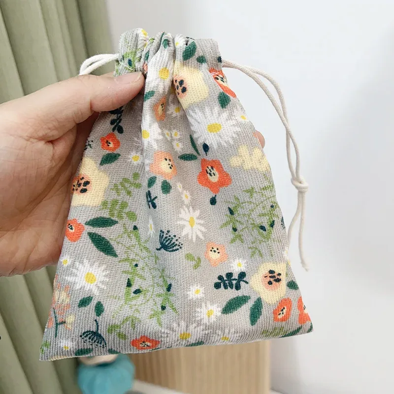 mini sac de rangement cosmétique à imprimé floral, sac de rouge à lèvres de maquillage wstring de proximité, petit gril, sac d'emballage de chaussettes de sous-vêtements de voyage