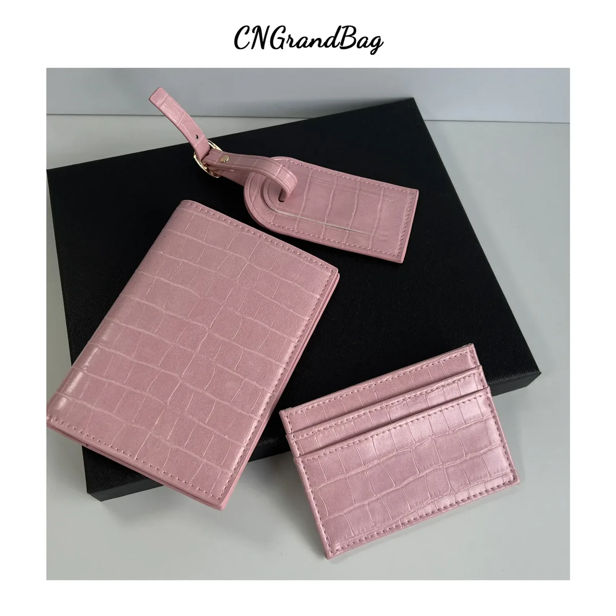 coffret cadeau personnalisé avec initiales gratuites : housse de passeport en cuir de crocodile, étiquette de bagage, porte-cartes, accessoires de voyage
