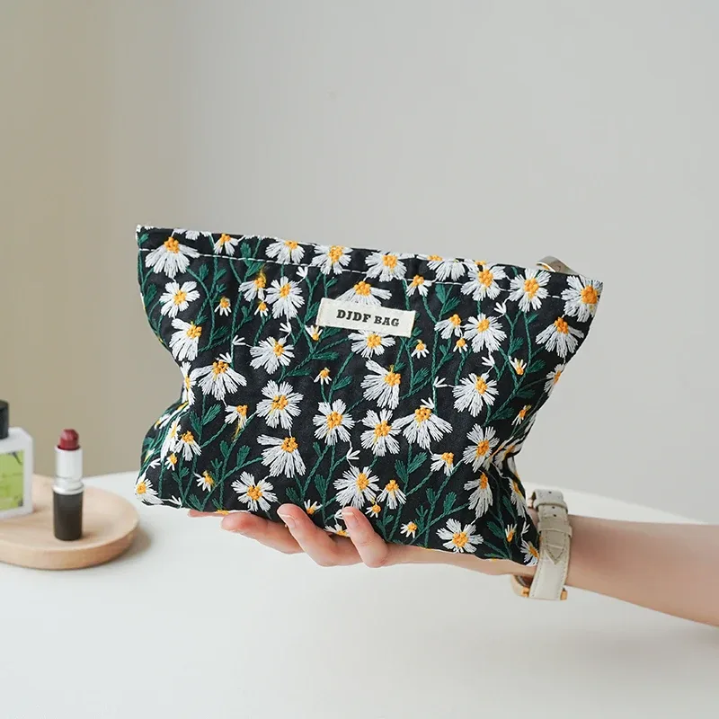 trousse toilette polyester floral fleur rose vert violet blanc motif géométrique marguerites bleu jaune voyage grande capacité