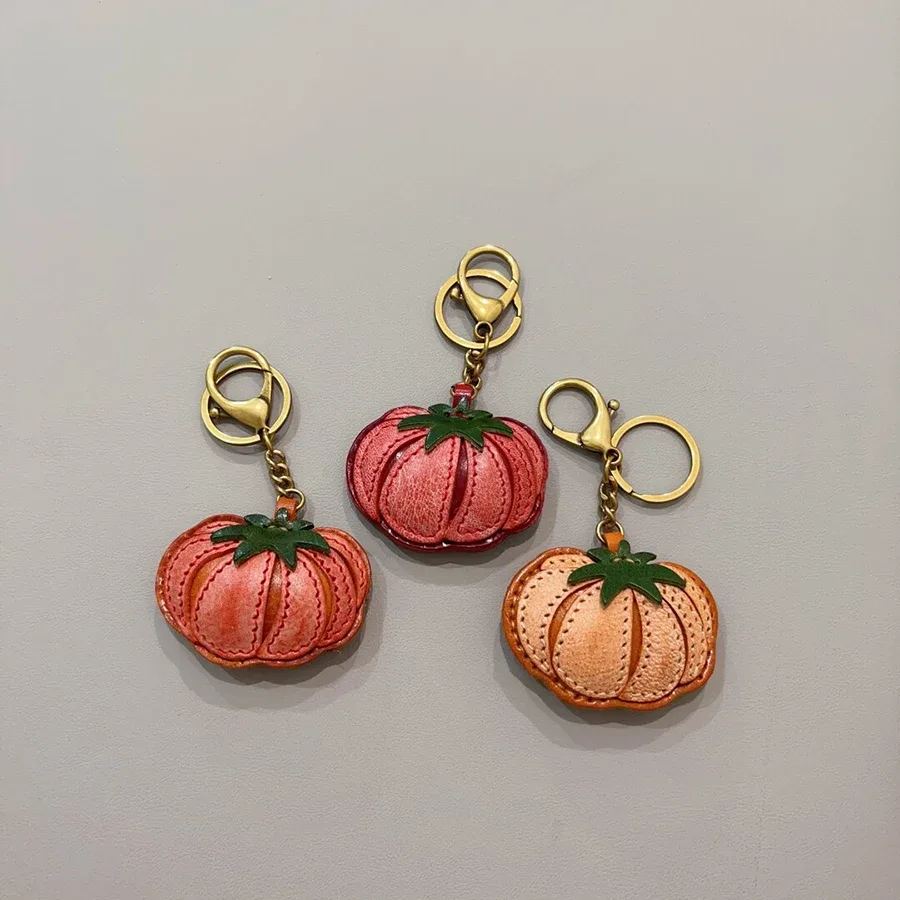 breloque de sac en cuir de vachette motif citrouille, pendentif tomate exquis, accessoire de sac à dos mignon et polyvalent pour femme, porte-clés