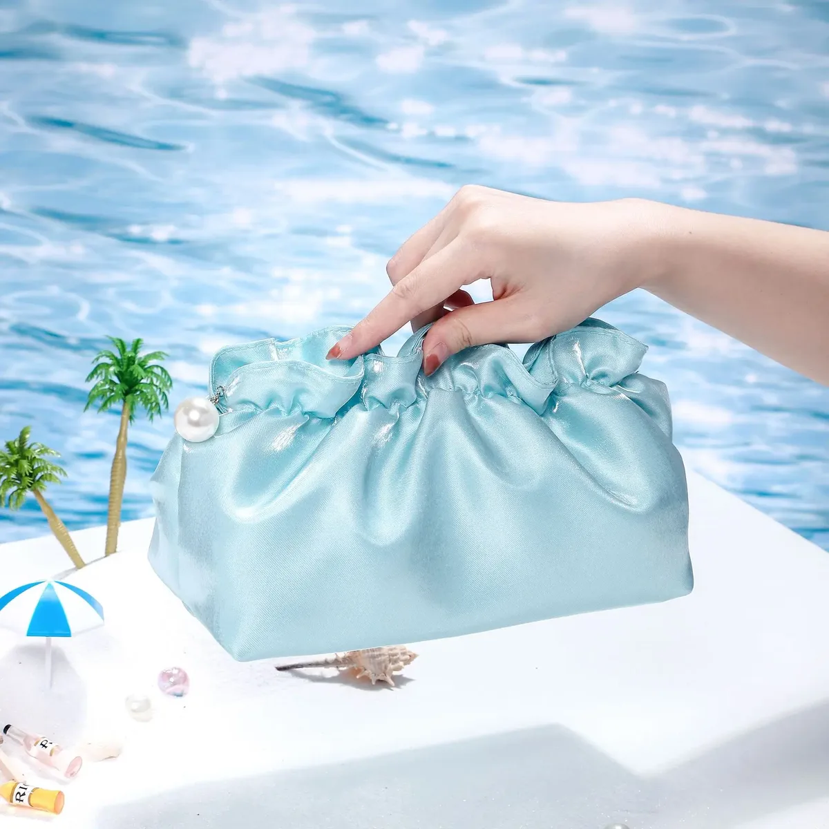 sac de maquillage soyeux de haute qualité, sac de voyage portable en nuage plissé haut de gamme pour femmes, sac de lavage et de rangement de cosmétiques 2025