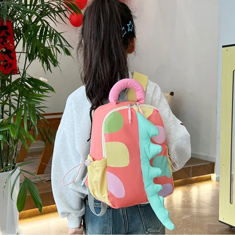 sac à dos pour tout-petits en forme de dinosaure, mignon, en peluche douce, sac pour enfants, design 3d avec queue à pointes, léger, cadeau pour la maternelle et la garderie.