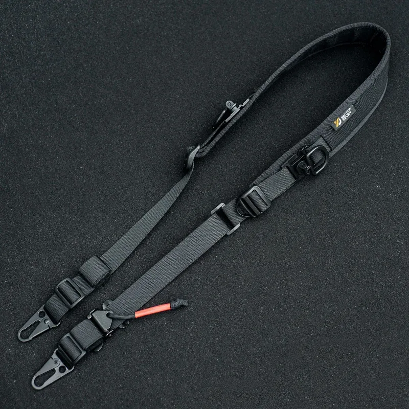 sangle tir camouflage noir gris tissu résistant clips métalliques boucle serrage accessoire sport militaire nylon