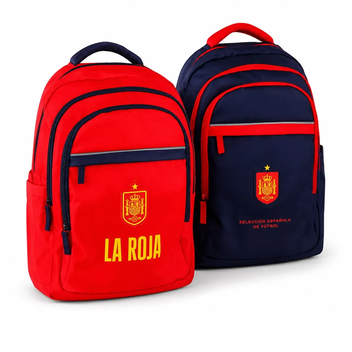sac à dos scolaire la roja de l'équipe nationale de football espagnole "la roja", produit officiel sous licence. sac à dos de football de l'équipe nationale 43x30x18cm rouge et bleu marine avec compartiments.